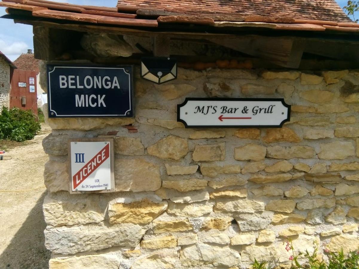 Belonga Mick Hotel