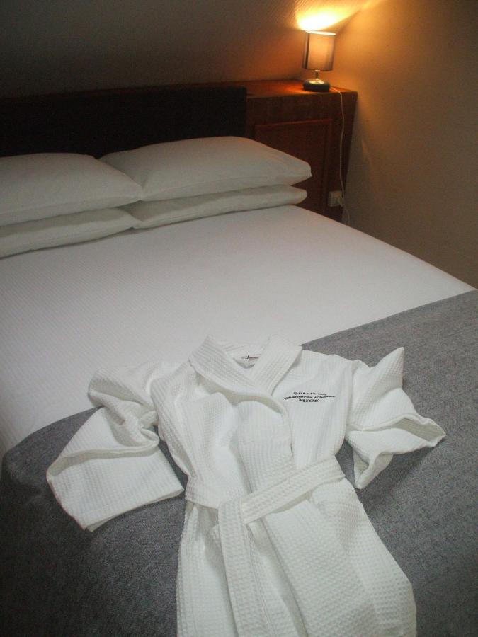 Belonga Mick Hotel
